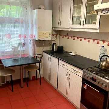 Оренда 3-кімнатної квартири по вул. Новознесенська