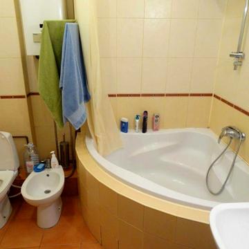 Продам 3к квартиру м. Научна