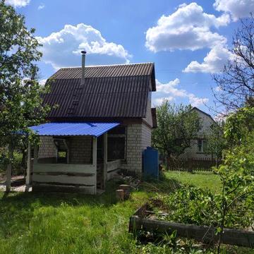 Дачна ділянка з будинком