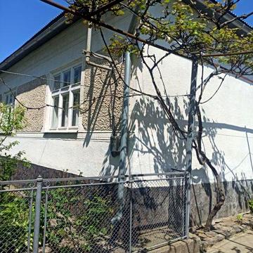 Продаж трикімнатного будинку в м.Іршава.
