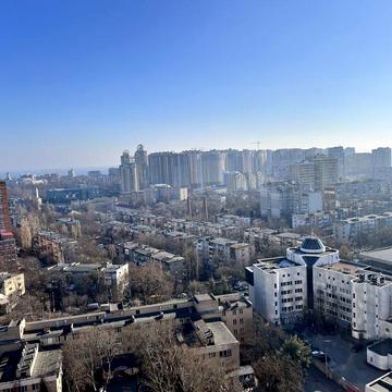 3 комн в Акрополь-1 видовая. Паркинг есть семейний. ЖК Акрополь-1