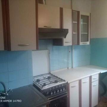 Продам однокімнатну квартиру на Космонавтів