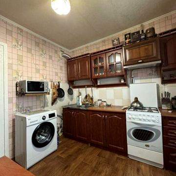 Продам 3-х кімнатну квартиру на 4 мікрорайоні