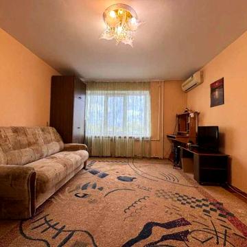 Продам 2к квартиру ул. Янгеля 22, Титова