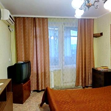 Продам 3 кімн.квартиру біля метро "Спортивна"!