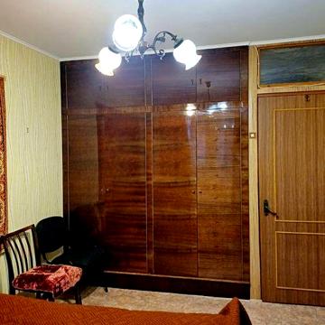 Продам 3 кімн.квартиру біля метро "Спортивна"!