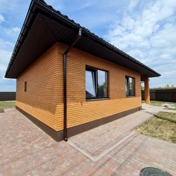Продам якісний котедж з терасою у Білогородці. Під чистовий ремонт.