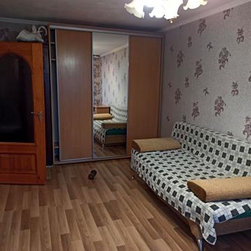 Лялі Ратушної вул., 22