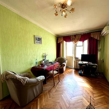 Смілянська вул., 7