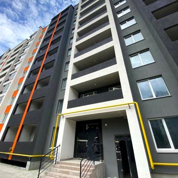 Камянецька вул., 102