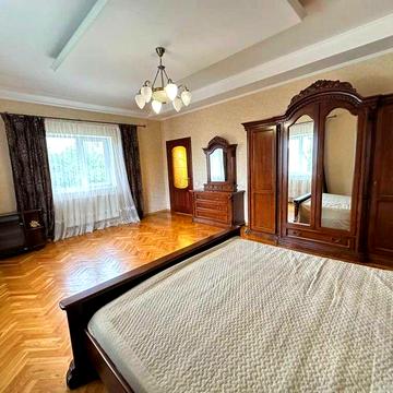 Продається будинок у місті