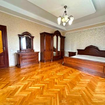 Продається будинок у місті