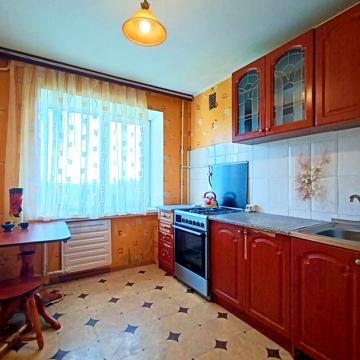 Левка Лукяненка просп. (Рокоссовського), 35