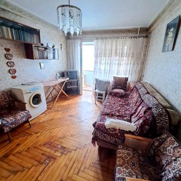 Дмитра Апухтіна вул., 25
