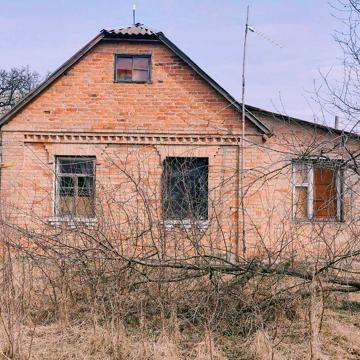 Бабинці - продам будинок цегляний з великою ділянкою !