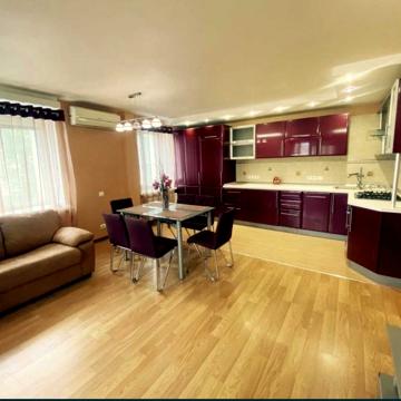 Авіаконструктора Антонова вул., 8
