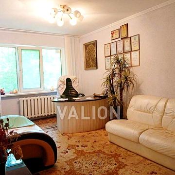 Продам 3к квартиру, Борщагівська 8, КПІ, метро, ремонт, під комерцію