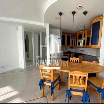 Продаж 3-ої квартири, 85 м2, 3-пов. вул. Бастіонна, 15, м. Звіринецька