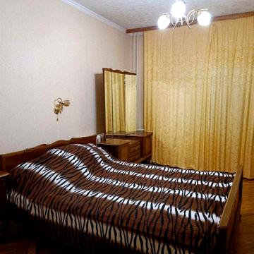 Здається в оренду 3-кімнатна квартира, вул. Касіяна, 2