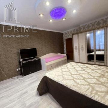 Миколи Ушакова вул., 1-В