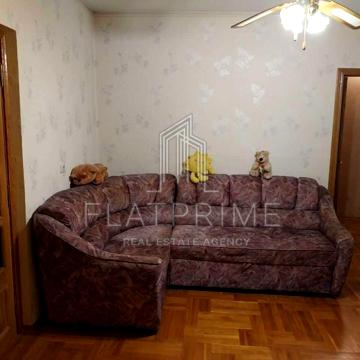 Миколи Лаврухіна вул., 11