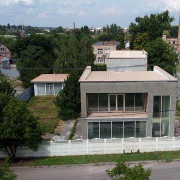 Продажа  дома с готовой беседкой