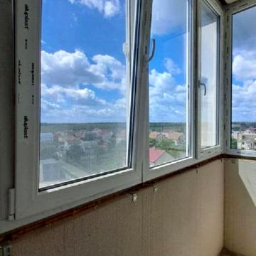 Виноградна вул., 1