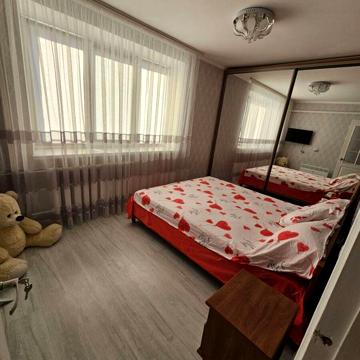 Трекімнатна квартира на Черемушках
