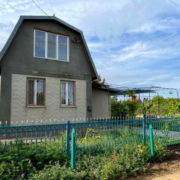 Дача с. Малое,  40 км от Одессы. 10,2 сотки. В жилом состоянии.