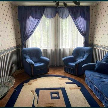 Сдам 2 комн квартиру в центре