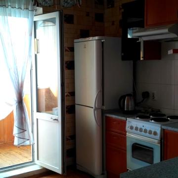 Милославська вул., 41/15