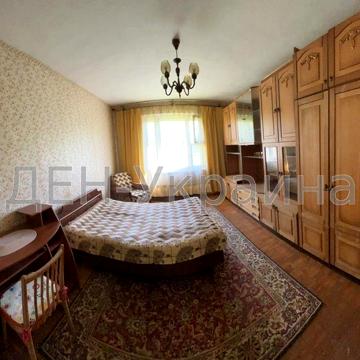 Терміновий продаж 2-к кв-ри 55 кв.м. на вул. Героїв Космосу 13.