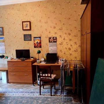 Продаж 2 кімнатну квартири сталінка по. вул. Волинській 17/28
