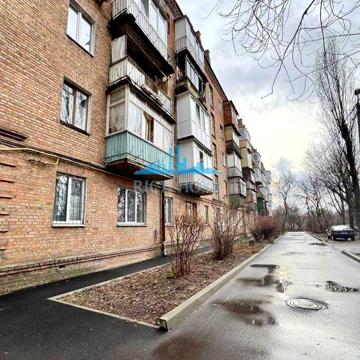 (Волгоградська)  Ратушного 6 Соломянка Двостороння Продаж 3к квартири