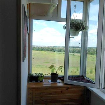 Продається трикімнатна квартира з ремонтом,  меблями і технікою.