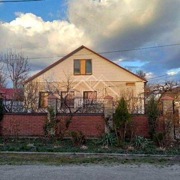 Продаж комфортного будинку в Радушному з меблями та технікою.