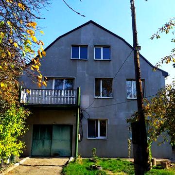 Продається теплий, світлий  будинок в районі цукрового заводу