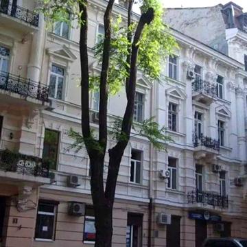 3-ком. квартира на ул. Дерибасовской.