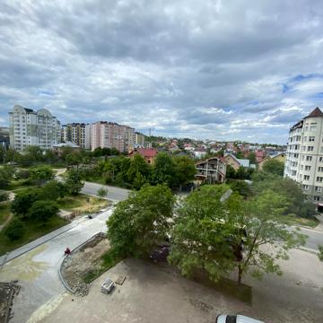 Тролейбусна, 22а