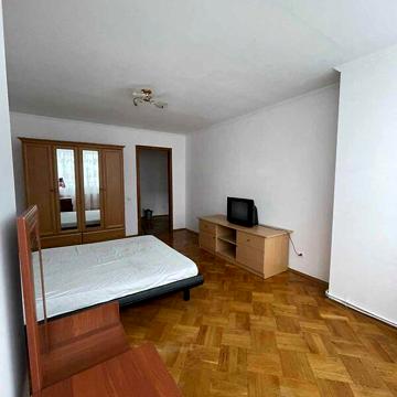 Довгострокова оренда 3к Квартира Квітки Цісик (Ломоносова) вулиця