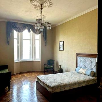 Без комісії! Продам 2-ох кімнатну квартиру по вул.Шептицьких
