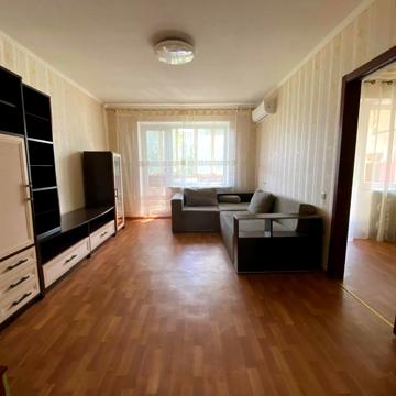 Героїв просп., 21
