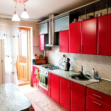 Здається хороша трьохкімнатна квартира в довгострокову оренду