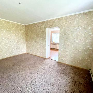 Продам двокімнатну квартиру в Варварівці! Гараж!