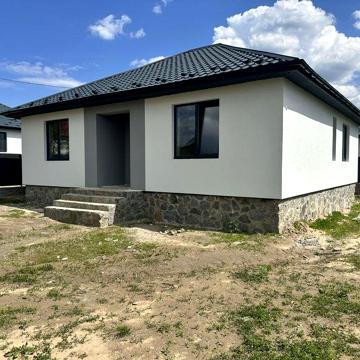 Продаж будинку з центральною водою