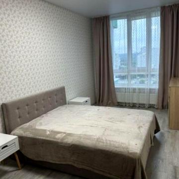 Каховська вул., 60