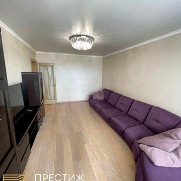 Продаж 3-к.квартири з меблями і технікою в центрі міста Нова 2
