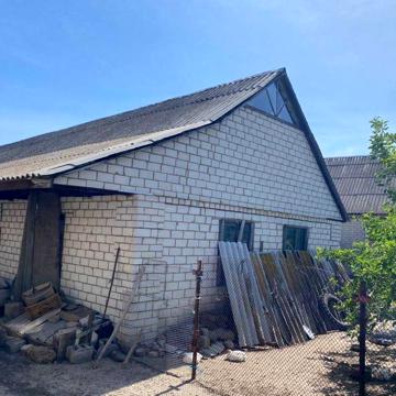 Будинок і земельна ділянка