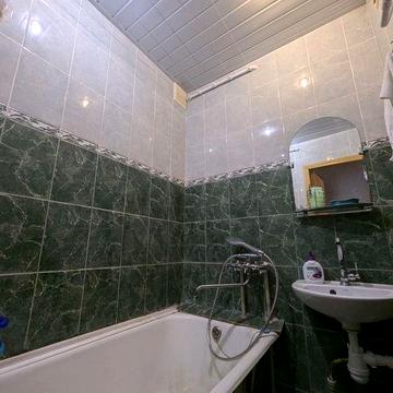 Двокімнатна, меблі і техніка