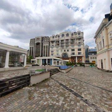 Квартира 180м2 с террасой,  в доме паркинг ,есть 3 места. Греческая пл